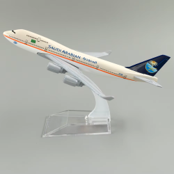 Miniatura B747 SAUDI ARABIAN Escala 1/400