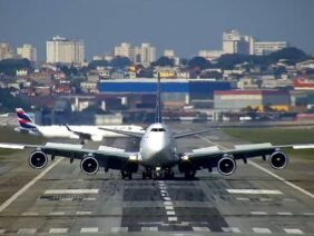 ESTÁVAMOS GRAVANDO E FOMOS SURPREENDIDOS COM 2 BOEING 747 HOJE EM GUARULHOS